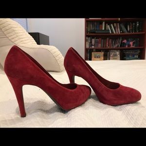 Jessica Simpson Suede Heels